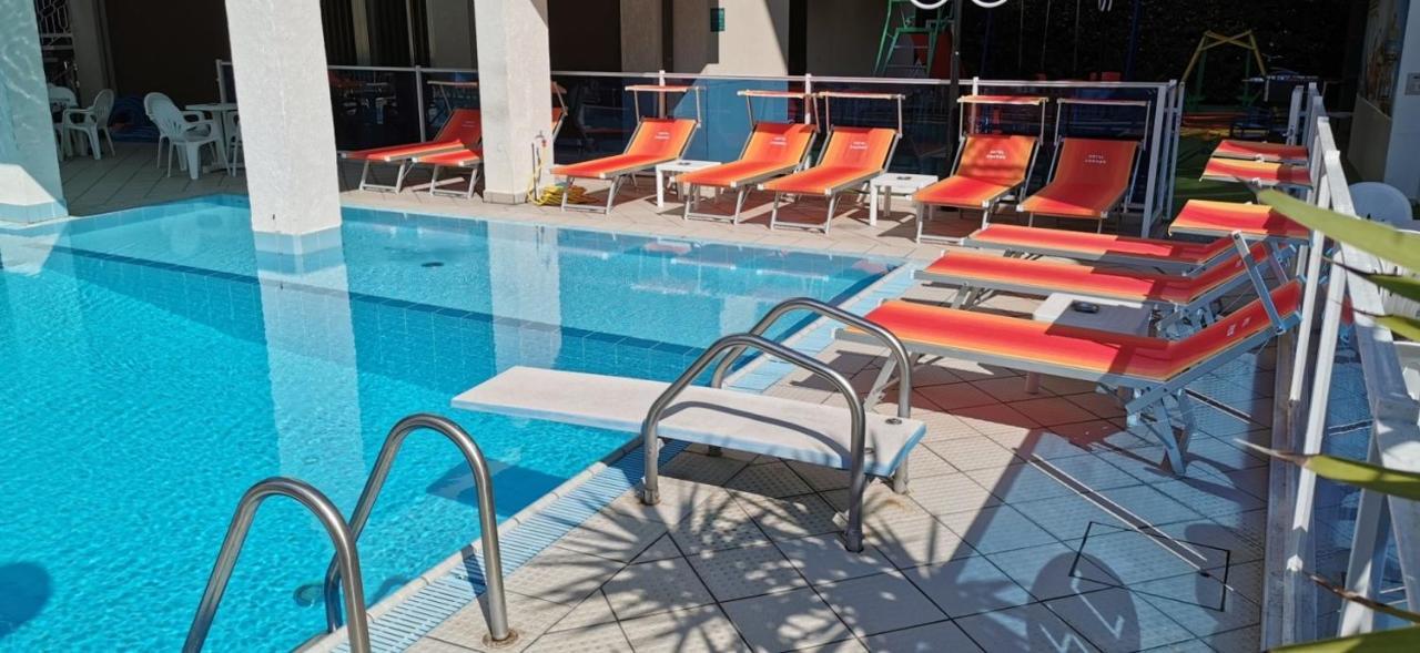 Hotel Cosmos ريميني المظهر الخارجي الصورة
