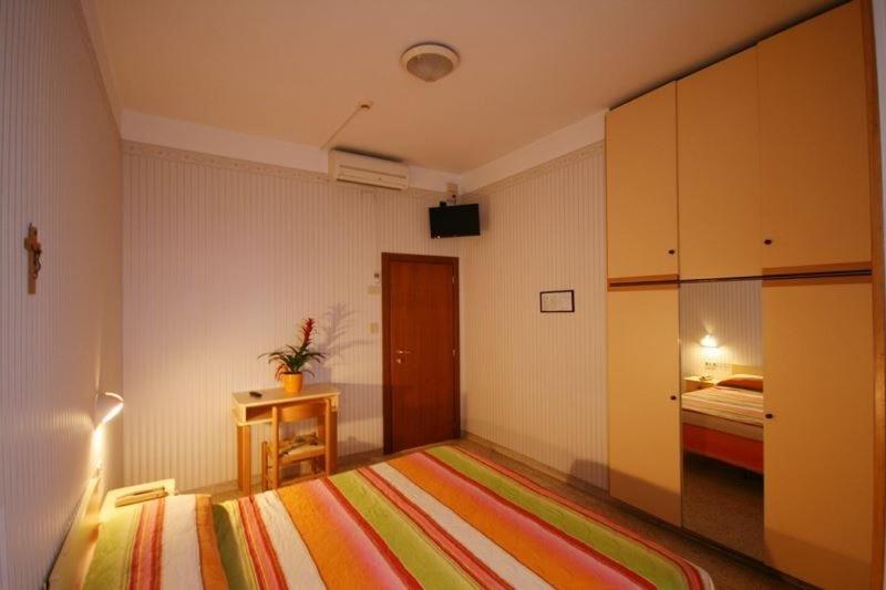 Hotel Cosmos ريميني المظهر الخارجي الصورة