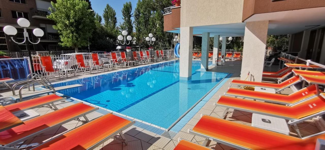 Hotel Cosmos ريميني المظهر الخارجي الصورة