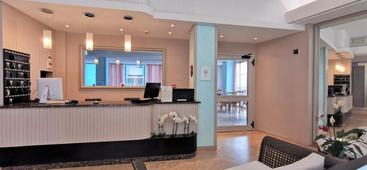 Hotel Cosmos ريميني المظهر الخارجي الصورة